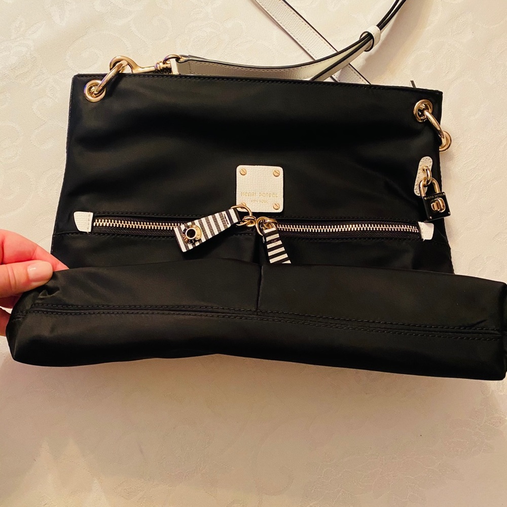 💕SOLD💕Henri Bendel Jetsetter Crossbody -Black - Picture 4 of 14